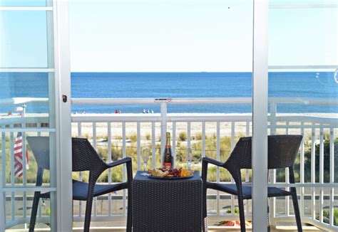 Beachfront King Bed Suite in Cape May, NJ – Ocean Club Hotel