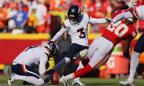 Chiefs Block Last Second Field Goal To Beat Broncos