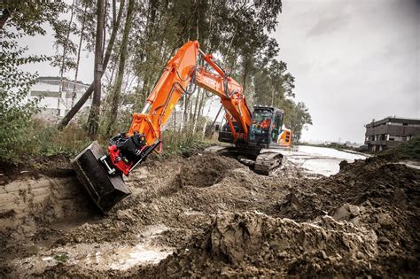 Der Hitachi ZX250 7 Raupenbagger