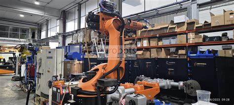 KUKA KR30 3 Con Sistema De Soldadura Aotai Y Mesa Giratoria Eurobots It