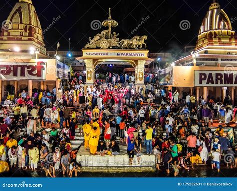 Ganga Aarti Ceremony In Parmarth Niketan Ashram At Sunset Rishikesh Is