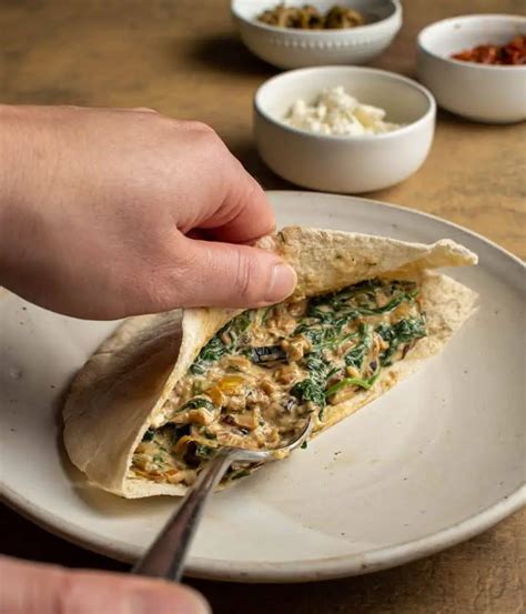 Greek Spinach Pita Pocket - Cherry on my Sundae