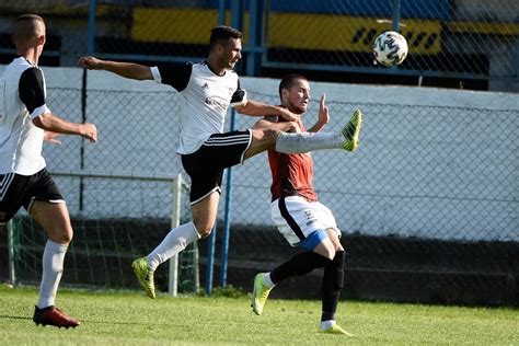 Liga Podkarpacka Piast Tuczempy Gra W D Bicy A Karpaty Krosno U