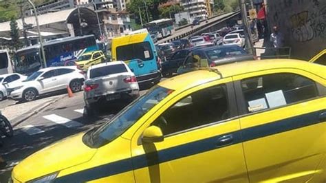 Tiroteio no Morro da Providência assusta motoristas e interrompe