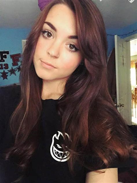 Pretty Brunette Selfie R Faces