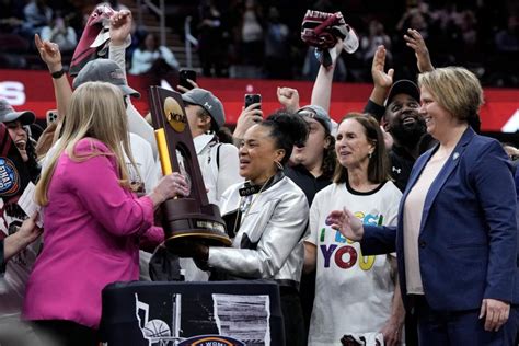 Perfect Ending South Carolinas Dawn Staley Wins Third National Title