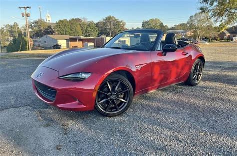 2016 Miata (16.5k) vs 2017 Fiata (19k) : r/whatcarshouldIbuy