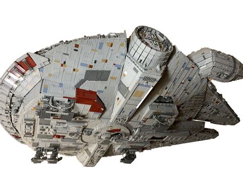 Millennium Falcon, la versione LEGO in scala 1/20 di Eivind Loekken ...