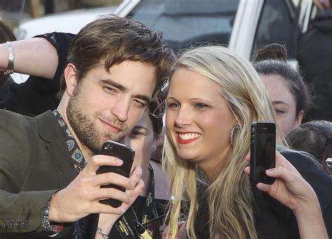 Twilight Sex Scenes Are Pretty Ridiculous Says Robert Pattinson Huffpost Uk Entertainment