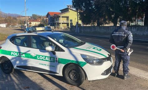 Luino Alla Guida Senza Assicurazione E Con Tasso Alcolico Quattro