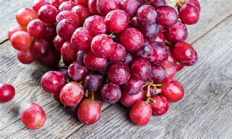 Deluxe Red Red Seedless Grapes 1kg — Momobud