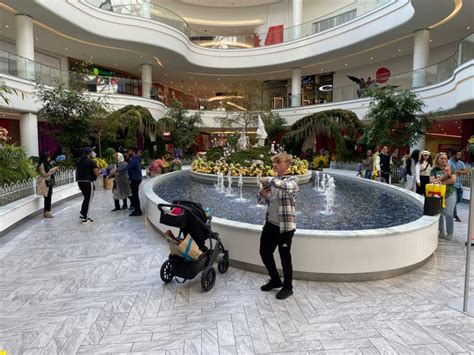 American Dream Meadowlands Mall Photo Gallery Shows Signs Of Rebond