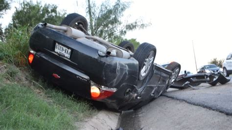 Mujer Se Fractura Una Pierna Al Volcarse A Exceso De Velocidad En El Colosio El Mañana De