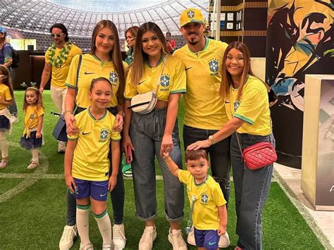 5 Gaya WAGs Para Bintang Timnas Brasil Nonton Piala Dunia Qatar 2022