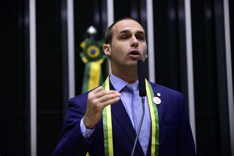 Conselho De Tica Abre Processo Contra Filho De Bolsonaro Por Cuspir Em