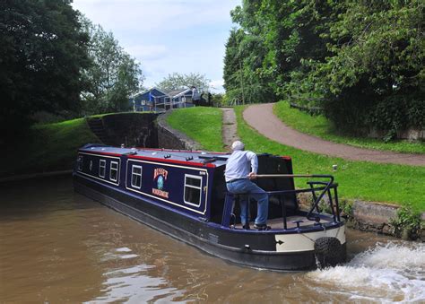 Travels On The U K Canal System With Narrowboat San Serriffe Trent