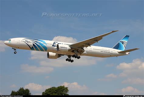 SU GDO EgyptAir Boeing 777 36NER Photo By David Bracci ID 1059086