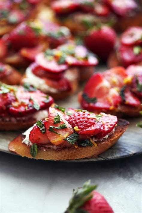 Balsamic Strawberry Ricotta Crostini Yay For Food