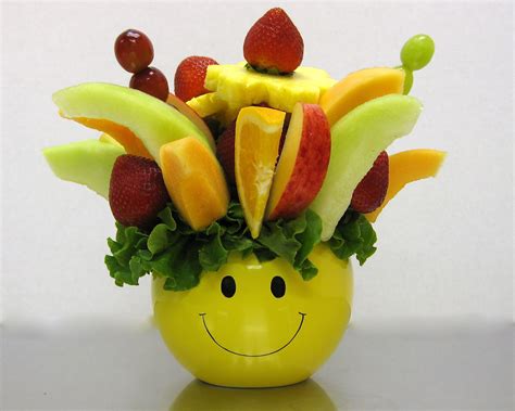 How To Make A Do It Yourself Edible Fruit Arrangement Crazeedaisee