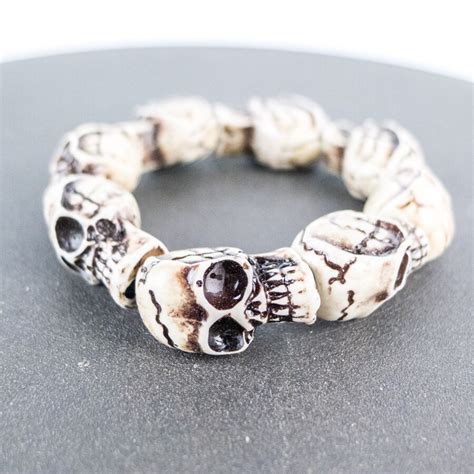 Pulsera Con Tallado De Calavera Para Hombre Brazalete De Material De