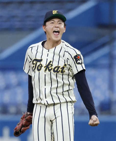 環太平洋大戦でノーヒットノーランを達成し喜ぶ東海大札幌・渡部 ― スポニチ Sponichi Annex 野球