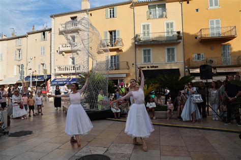 Vernissage De L Exposition Lorenzo Quinn Saint Tropez Site