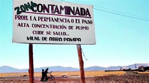 CONTAMINACIÓN INDUSTRIAL Niños de plomo la terrible herencia de un