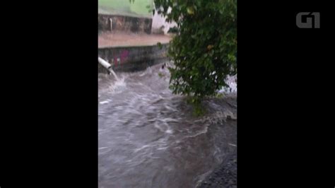 Vídeo Chuva Enche Córrego No Capão Redondo Na Zona Sul De São Paulo