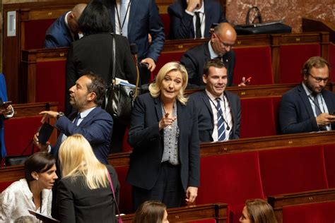 En Images Cravates Chahut L Assembl E Nationale En Pleine Bullition