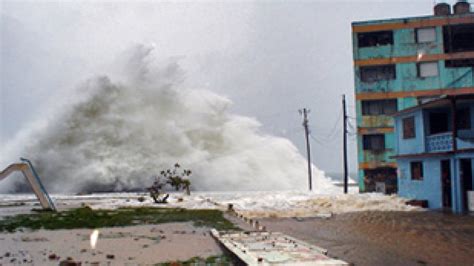 Hurricane Ike Hits Cuba News Al Jazeera