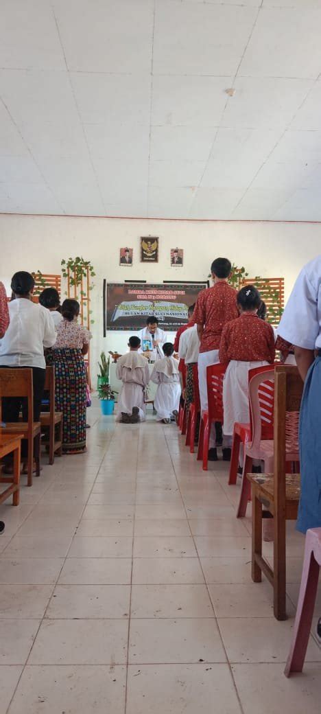 LOMBA KUIS KITAB SUCI DIPERKUAT DENGAN PERAYAAN EKARISTI SMAN 3 BORONG