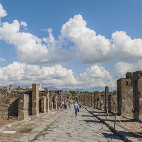 Pompeii Via Dell Abbondanza Click I Like And Share The Page Scavi Di