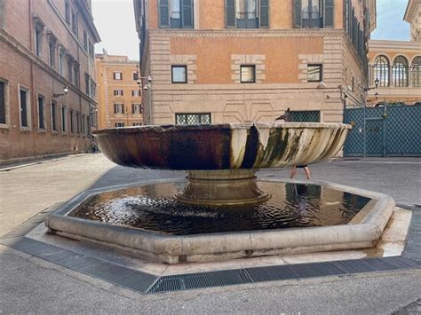 Unassuming Year Old Egyptian Marble Basin Fontana Di Piazza S