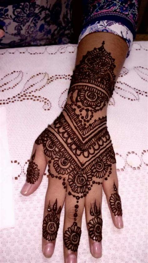 Pin By Anabia Hashmi On Henna Henna Tattoo Designs Simple Henna