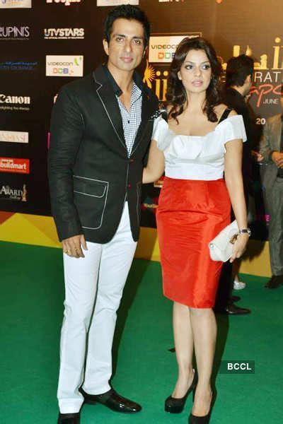 Sonu Sood with wife arrives for 'IIFA Rocks' during an International ...