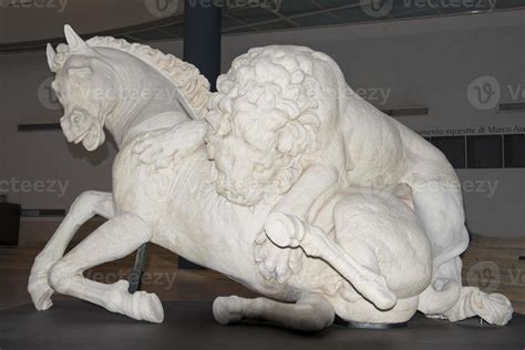 Campidoglio museum statue 20339153 Stock Photo at Vecteezy