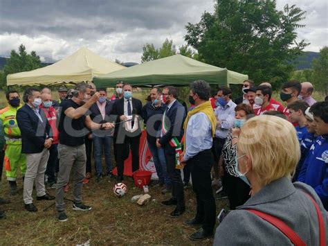 Campo Sportivo A Paganica Striscia La Notizia Alla Posa Della Prima