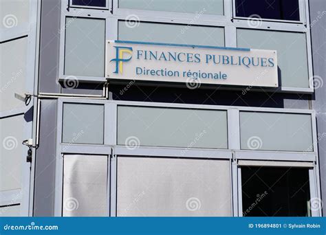 finances publiques direction regionale logo  text sign  wall