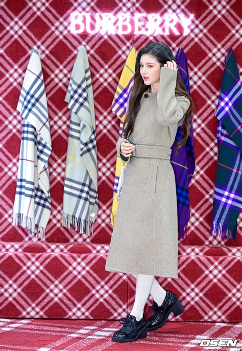 Danielle The Burberry Holiday Pop Up Store The Hyundai Seoul Pantip