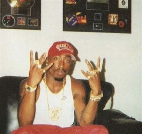 2pac Tupac Shakur 90s Rap Aesthetic 90s Rappers Aesthetic Tupac Photos Tupac Pictures