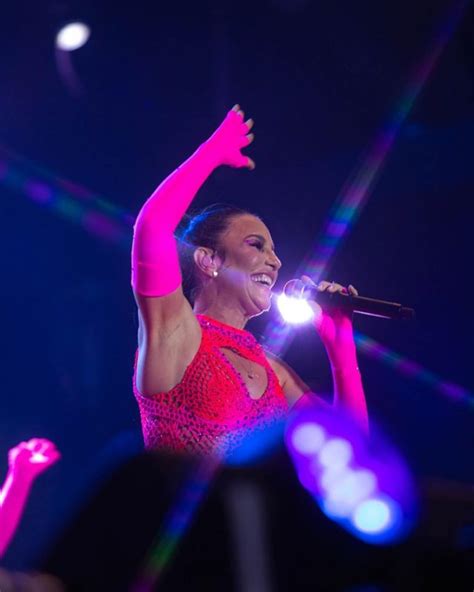 Aquece para a folia Ivete Sangalo canta nova música de pagodão