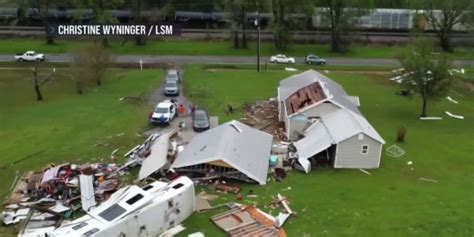 Controversial Influencer Andrew Tate Returns To U S Amid Sex Trafficking Charges