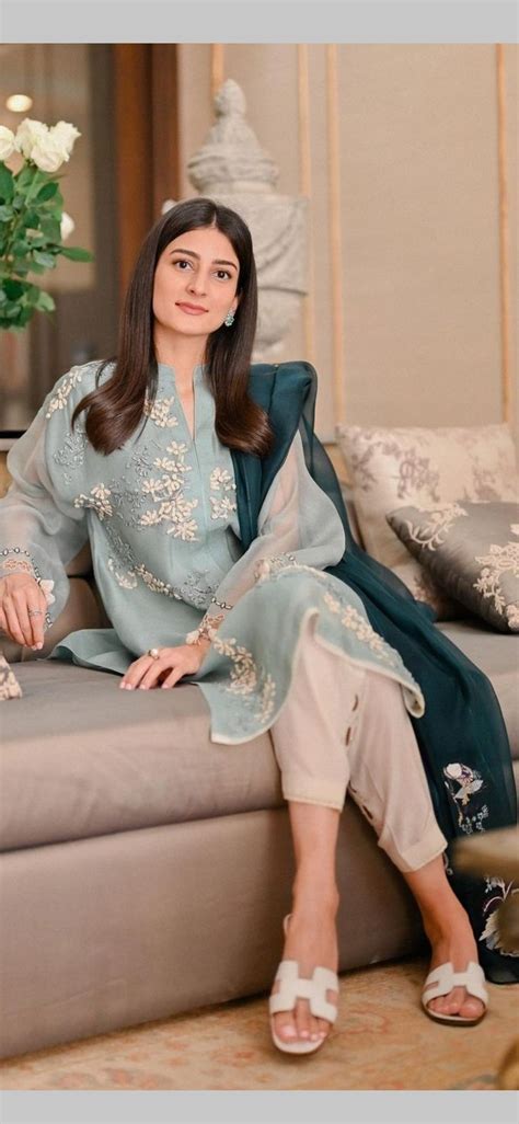 Pin By Syd Nusaiba On Stylish Suits Stylish Party Dresses Pakistani