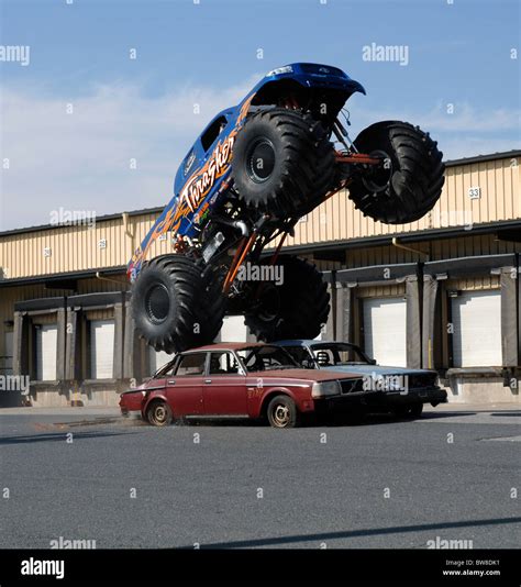 Monster Truck Crush Hi Res Stock Photography And Images Alamy
