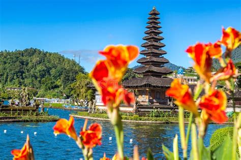 Pura Ulun Danu Beratan Bedugul Temple Stock Image Image Of Indonesian