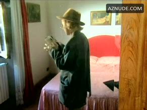 VICTORIA DI STEFANO Nude AZNude