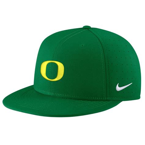 Nike Oregon Ducks Aero True Fitted Baseball Hat