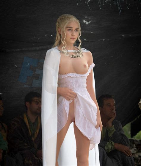 Post Daenerys Targaryen Emilia Clarke Fakes Game Of Thrones