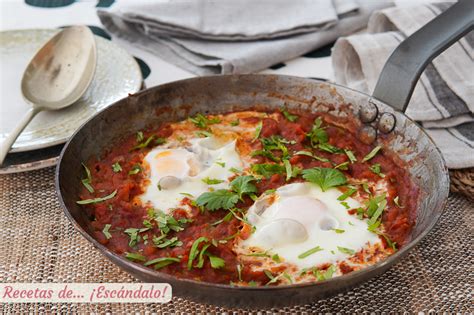 Shakshuka Una Receta De Huevos Con Salsa De Tomate Y Pimientos