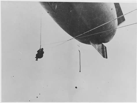 NH 112829 Changing an Airship Crew